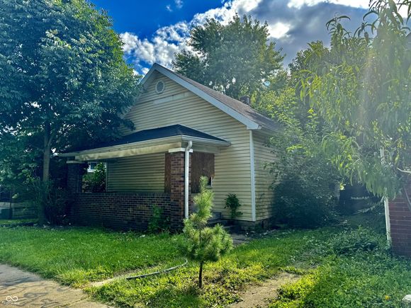 642 N Oxford Street