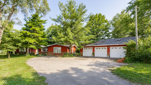 9530 E 300 N Whitestown, IN House Active - Photo 1 of 27. Opens carousel modal