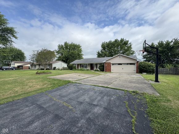 904 E State Road 44