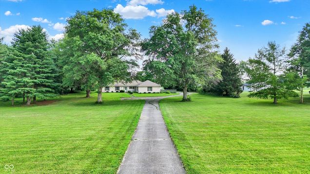 3280 E 300 S Greenfield, IN House Active - Photo 1 of 39. Opens carousel modal