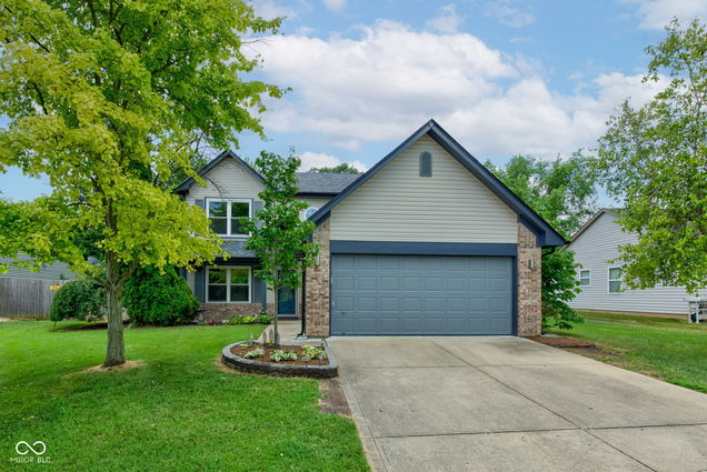 4859 Pineleigh Place