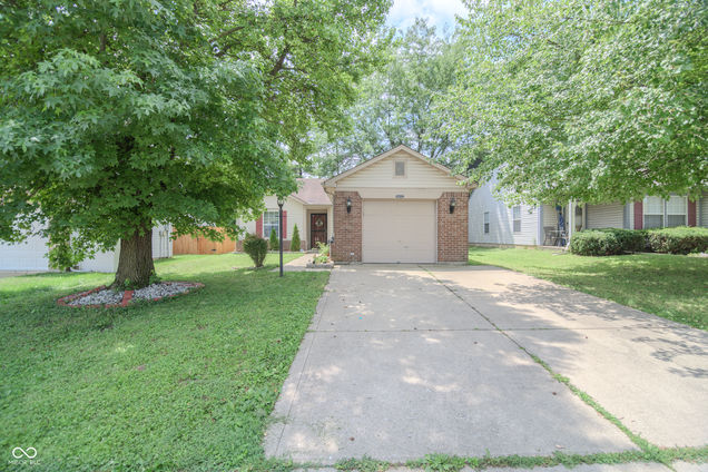 5621 Imperial Woods Circle Indianapolis, IN House Active - Photo 1 of 21. Opens carousel modal