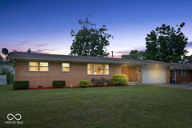 210 Kentucky Avenue Plainfield, IN House Active - Photo 1 of 27. Opens carousel modal