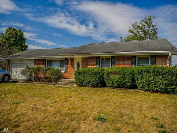 1901 N Maplewood Avenue Muncie, IN House Active - Photo 1 of 14. Opens carousel modal