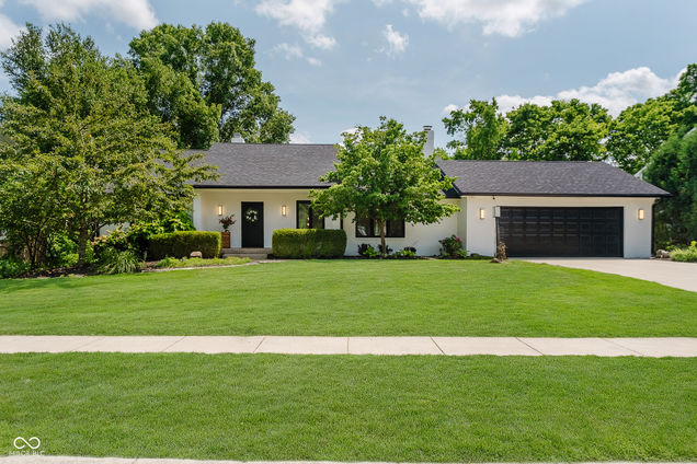 4609 Somerset Way S Carmel, IN House Active - Photo 1 of 42. Opens carousel modal