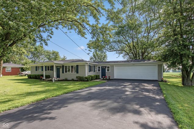 7425 N County Road 150 E