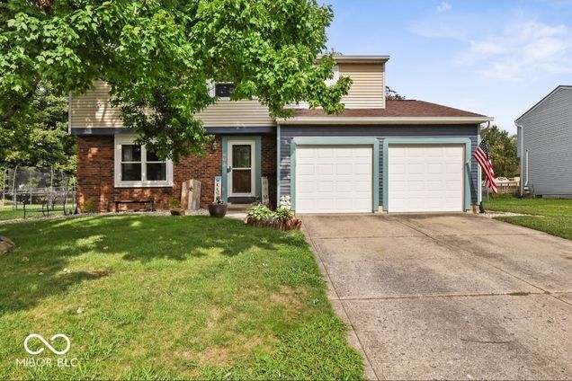 605 Brentwood Drive E