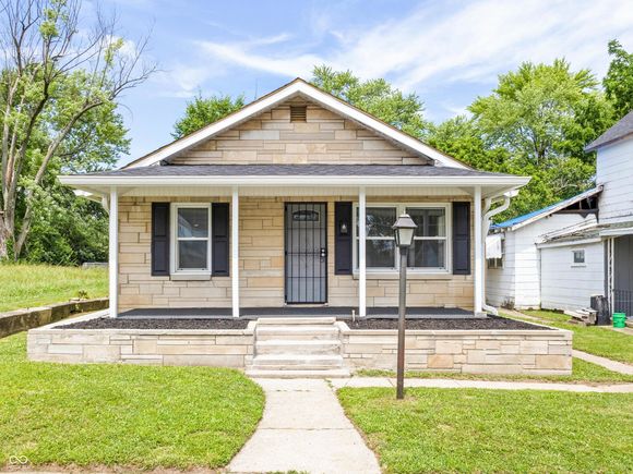 1910 E Highland Avenue Muncie, IN House Active - Photo 1 of 18. Opens carousel modal