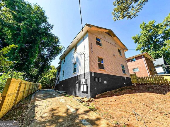 1152 Greenwich Street SW