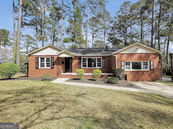 789 Pinewood Drive