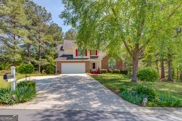3095 Willow Park Drive