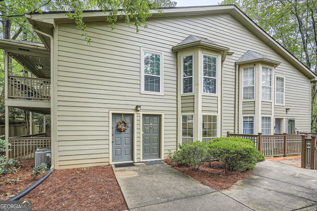 2901 Lenox Road Unit 702