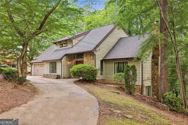 6100 Blackwater Trail