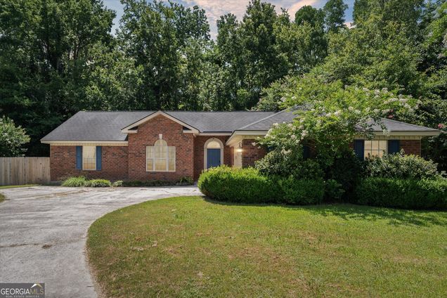 6 Emmet Court