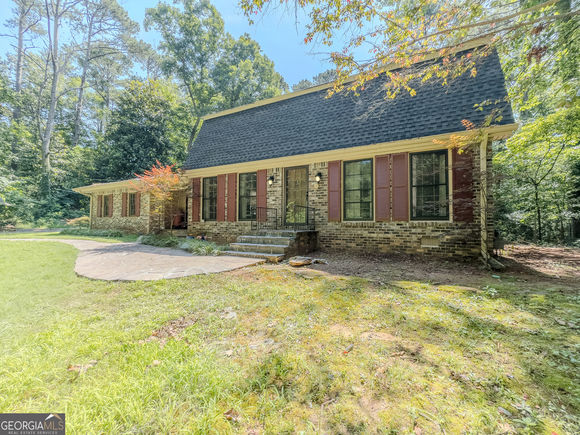 2037 Stoneleigh Drive