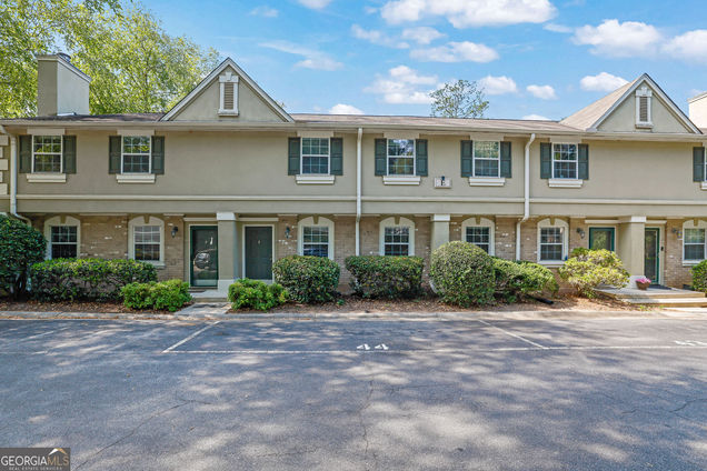 6900 Roswell Rd Unit E2