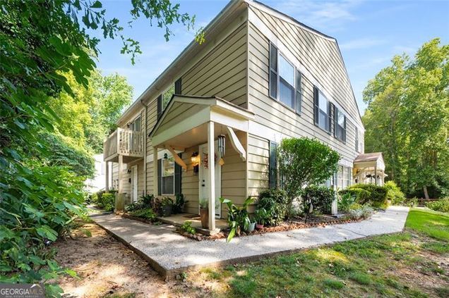 1305 Surrey Lane SW Marietta, GA Condo Active - Photo 1 of 14. Opens carousel modal