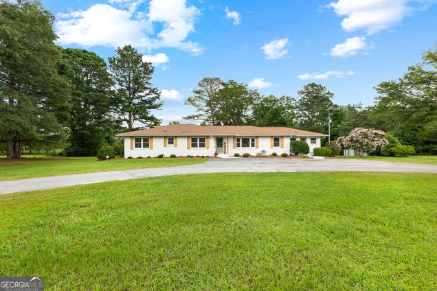 1367 Sharpsburg Mccollum Road