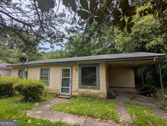512 Louis Avenue