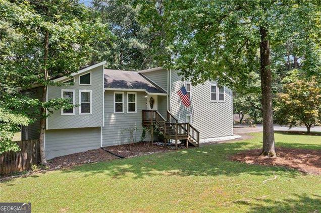 416 Creekside Lane