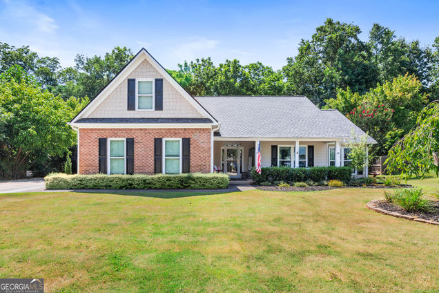 40 Red Tail Road