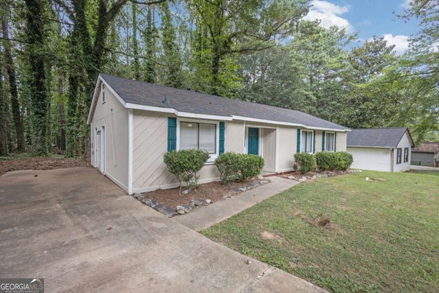 59 Burnham Circle Jonesboro, GA House Active - Photo 1 of 37. Opens carousel modal