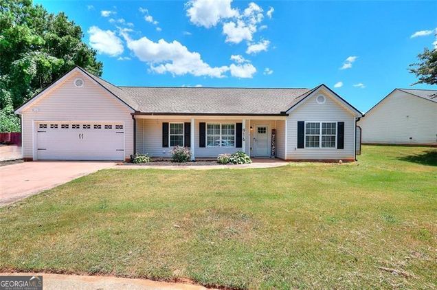 916 Rosewood Lane