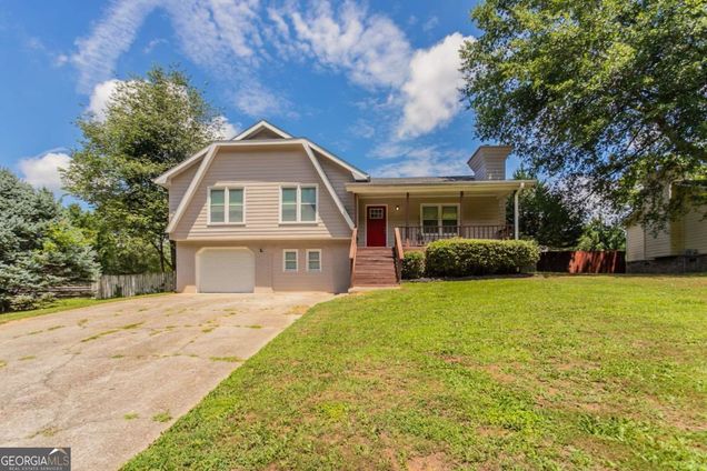 3877 Trenton Drive Snellville, GA House Active - Photo 1 of 35. Opens carousel modal