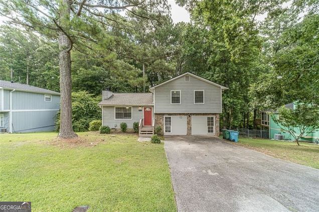 3872 Tree Bark Snellville, GA House Active - Photo 1 of 38. Opens carousel modal