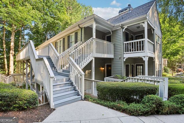 208 Bainbridge Drive