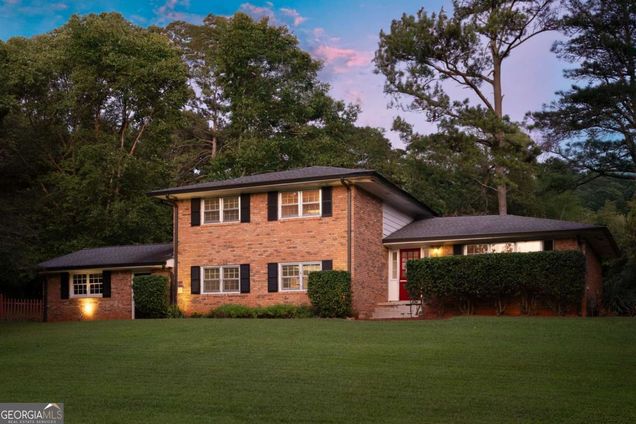 1392 Cornwall Road