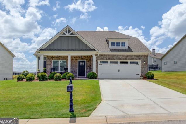 4111 Links Boulevard