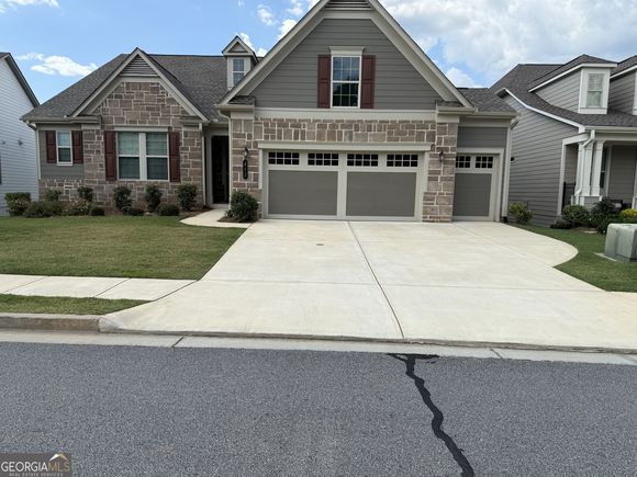 412 Cottonwood Cir Peachtree City, GA House Active - Photo 1 of 14. Opens carousel modal