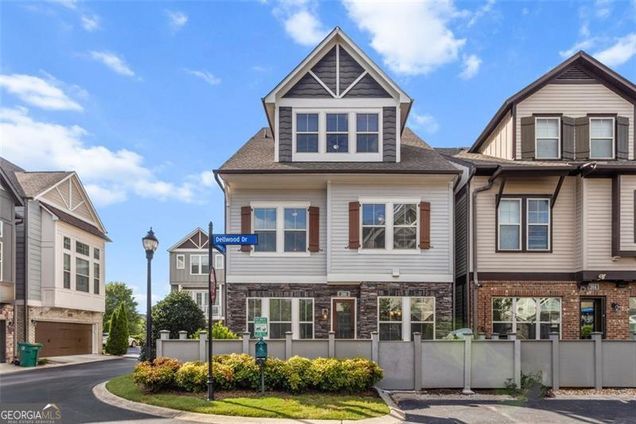 200 Dellwood Drive Se Smyrna, GA House Active - Photo 1 of 57. Opens carousel modal