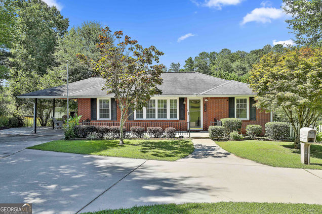 1004 Welcome Road