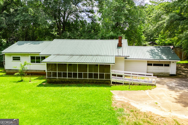 100 Redwine Drive Newnan, GA House Active - Photo 1 of 54. Opens carousel modal