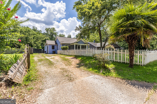 1135 Dobbs Drive