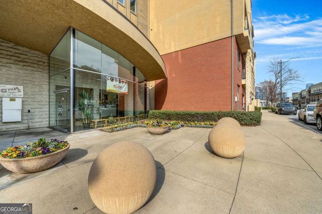 400 17th Street NW Unit 1129 Atlanta, GA Condo Active - Photo 1 of 37. Opens carousel modal