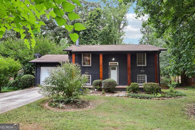 3546 Stanford Circle Decatur, GA House Active - Photo 1 of 18. Opens carousel modal