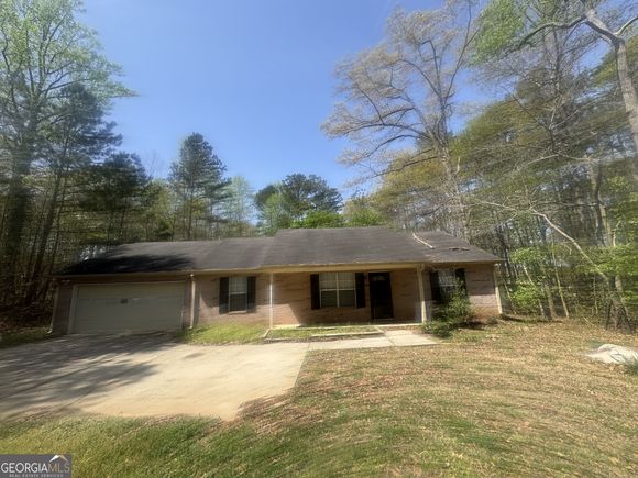 5512 Hearn Road Ellenwood, GA House Active - Photo 1 of 36. Opens carousel modal