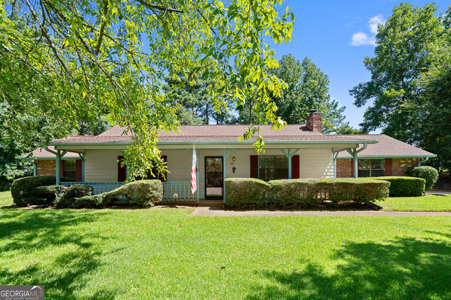 322 Acaro Court Ellenwood, GA House Active - Photo 1 of 28. Opens carousel modal