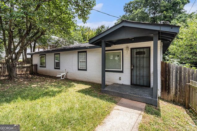 814 Humphries Street SW Atlanta, GA House Active - Photo 1 of 16. Opens carousel modal