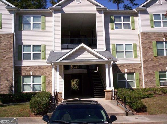 3201 Fairington Drive