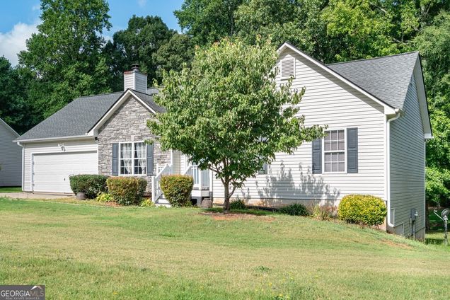 1795 Hampton Pass Douglasville, GA House Active - Photo 1 of 29. Opens carousel modal