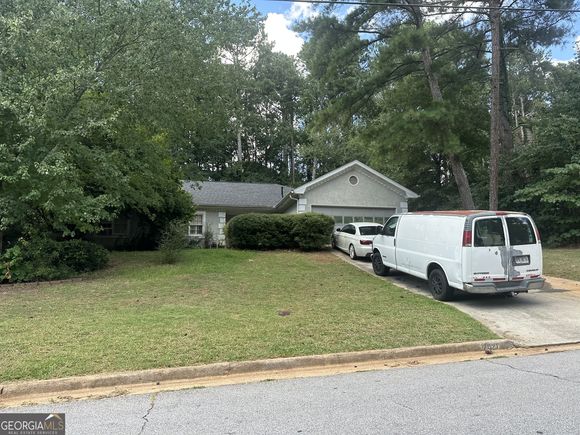 2021 Huntcliff Drive