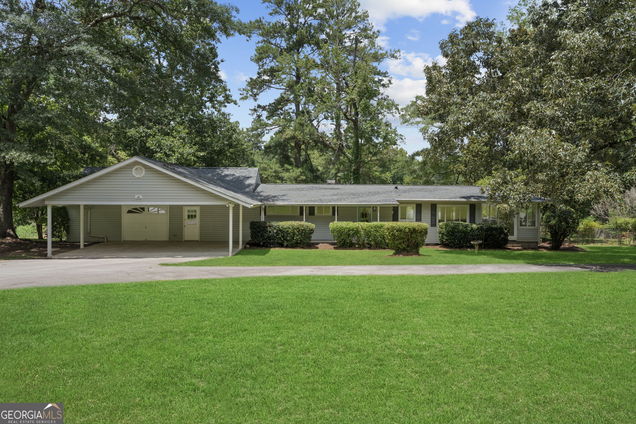 30 Circle Drive Hampton, GA House Active - Photo 1 of 54. Opens carousel modal