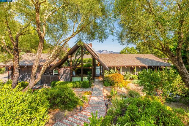 118 Bates Ct Orinda, CA House Sold - Photo 1 of 40. Opens carousel modal