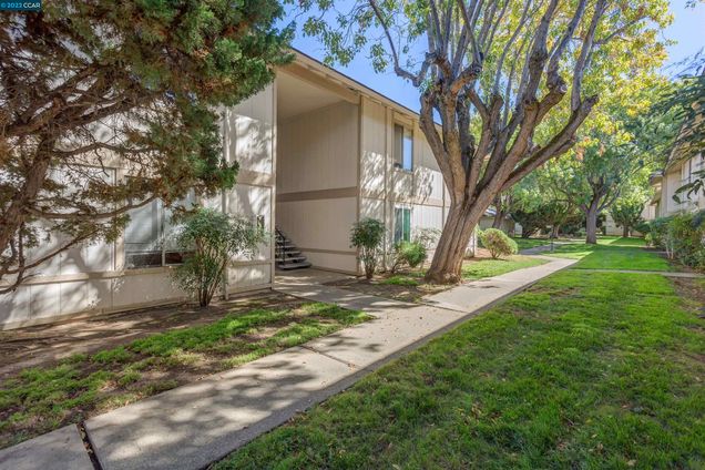 4260 Clayton Rd Unit 72 Concord, CA Condo Sold - Photo 1 of 33. Opens carousel modal