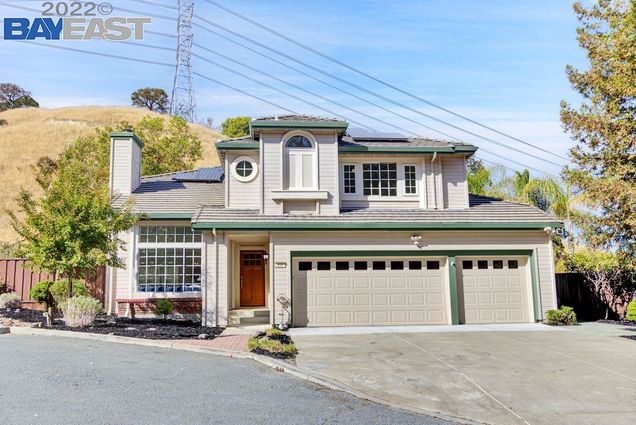 252 Valley Glen Ln Martinez, CA House Sold - Photo 1 of 48. Opens carousel modal