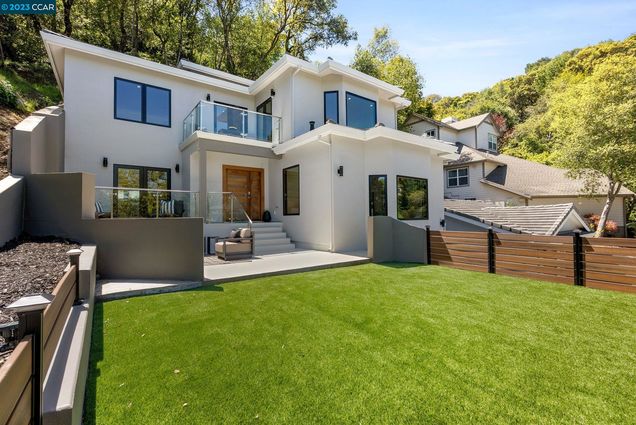 44 Oak Rd Orinda, CA House Sold - Photo 1 of 42. Opens carousel modal